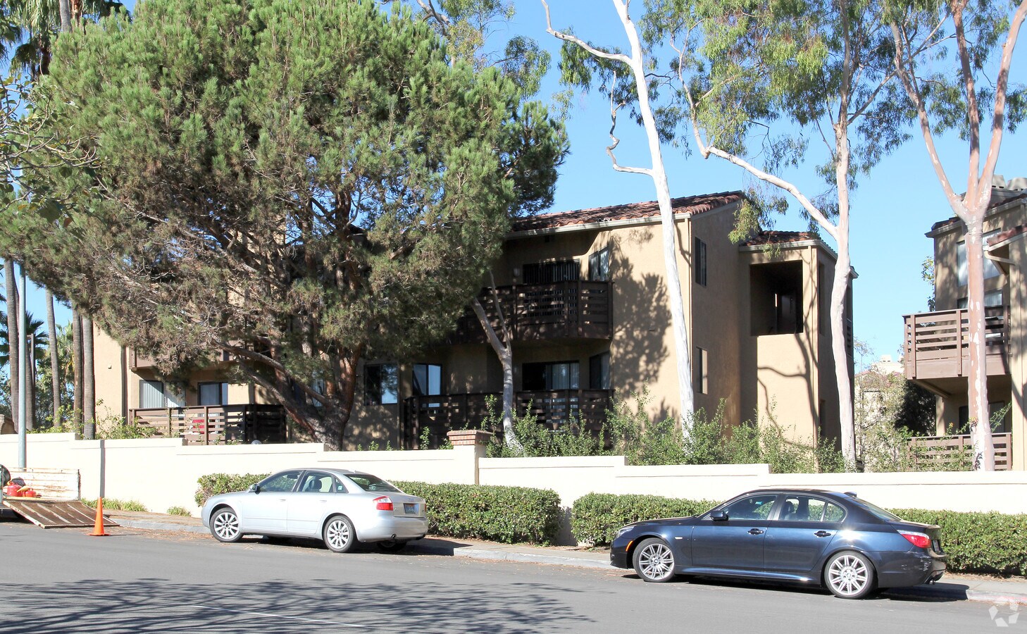 Photo - La Jolla del Sol Apartments