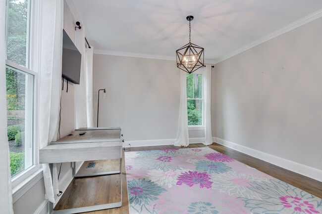 Photo - 3557 Stevens Way