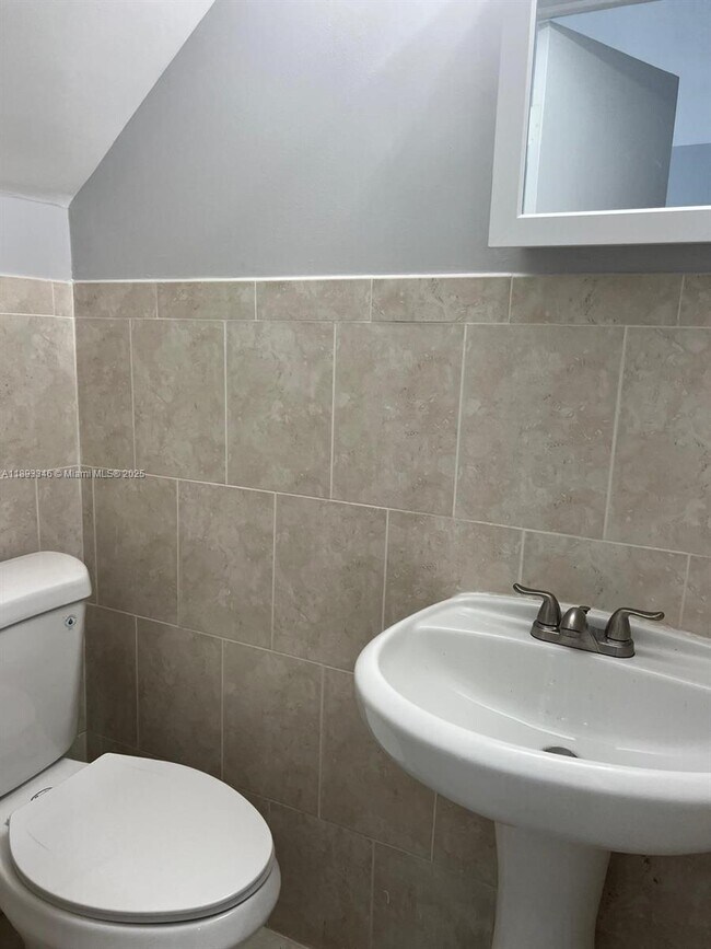 Photo - 7820 NE Bayshore Ct Unidad 211