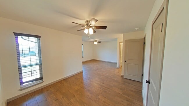 Photo - 5222 NW Ashby Ave