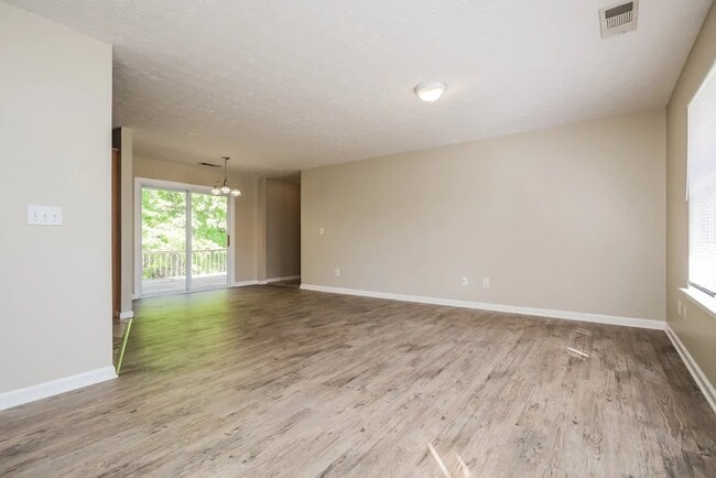 Photo - 67 Kenzi Way SW