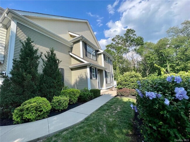 Photo - 72 Fairways Dr