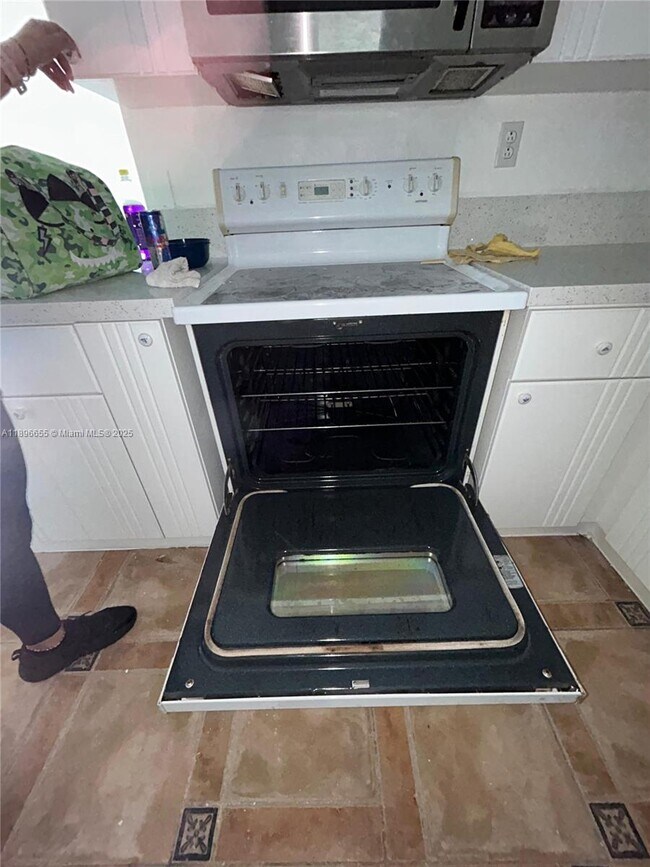 Photo - 7850 Byron Ave Unit 403