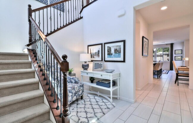 Photo - 33 Angra Way