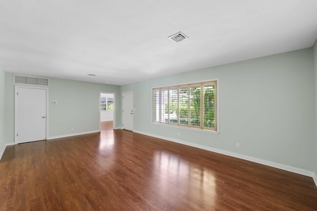 Photo - 246 Merrain Rd