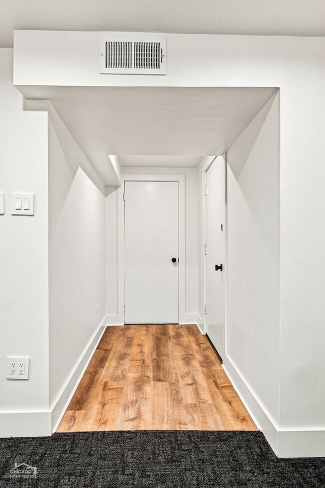 Photo - 560 W Arlington Pl