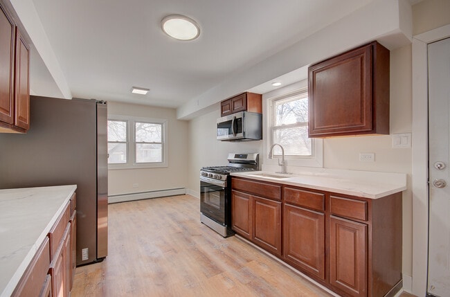 Photo - 18634 Bernadine St