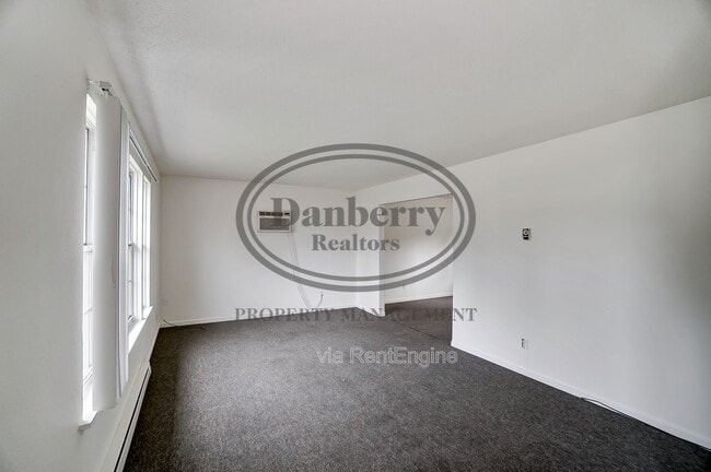 Photo - 1006 Ranch Dr Unidad 1