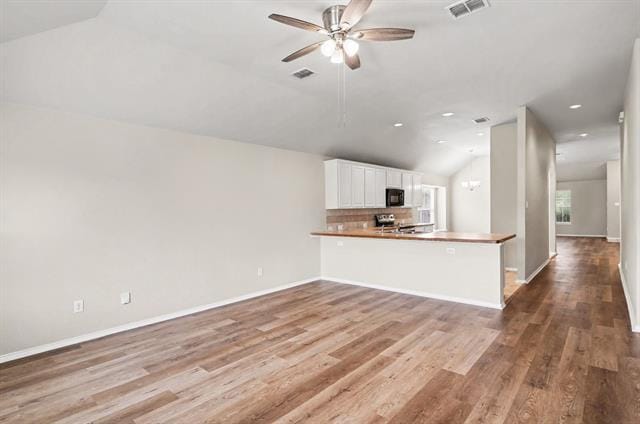 Building Photo - 633 Horn St