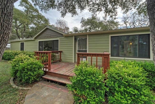 Photo - 125 Queen Anne Cir