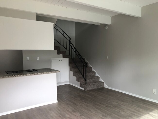 2121 W Palmyra Ave Unidad B