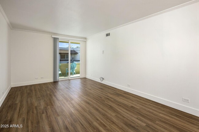 Photo - 6936 E 3rd St