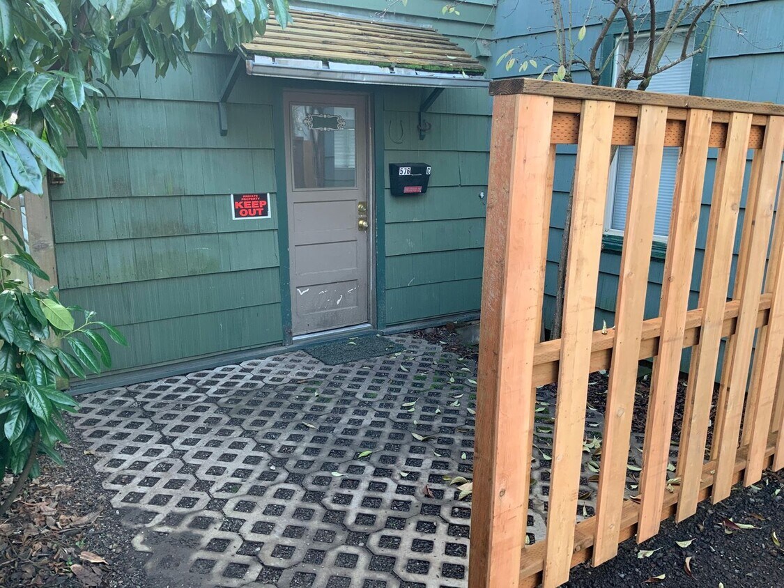 1 Bedroom Near Campus - 1 Bedroom Near Campus