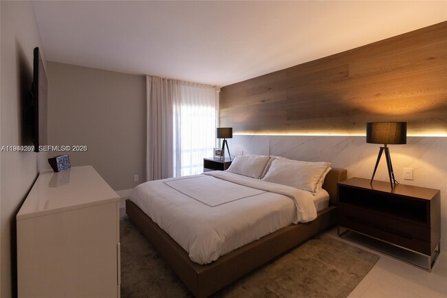 Building Photo - 210 172nd St Unit 131