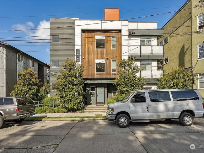 Building Photo - The Junior Rental