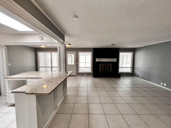 Photo - 5212 44th St