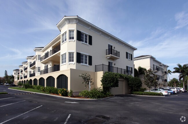 Photo - Charleston Square