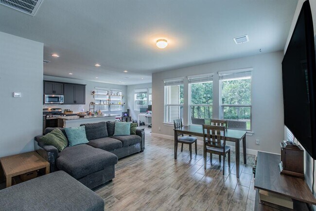 Photo - 173 Riverhill Dr