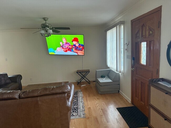 Photo - 284 Semton Blvd