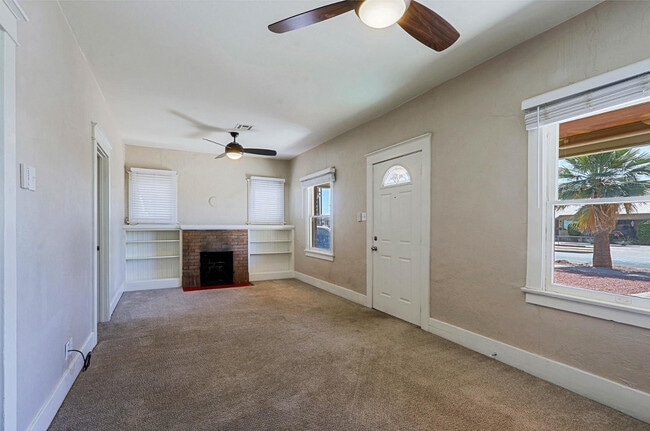 Photo - 841 N 9th Ave