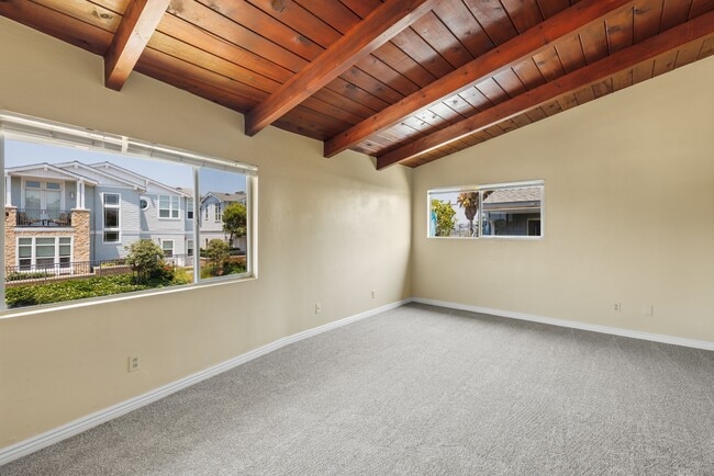 Photo - 2340 Ocean St Unidad B