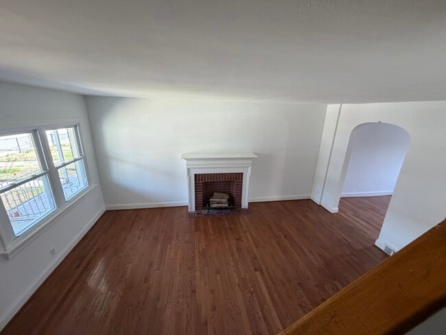Photo - 546 47th St