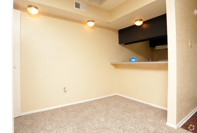 1BR,1BA-646sft