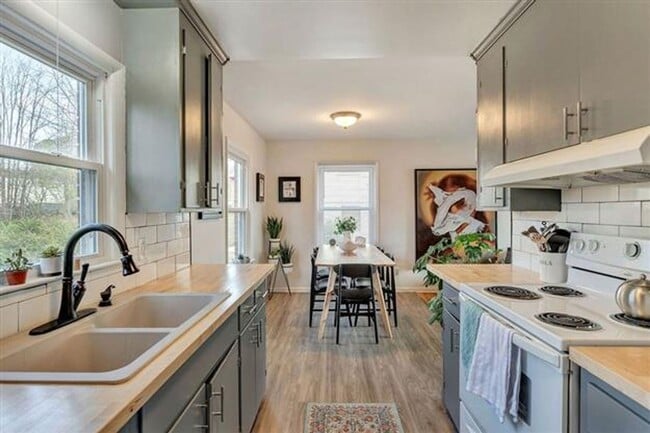 Photo - 105 Piedmont Ave S