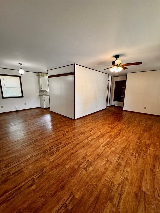 Photo - 307 SW 12th St