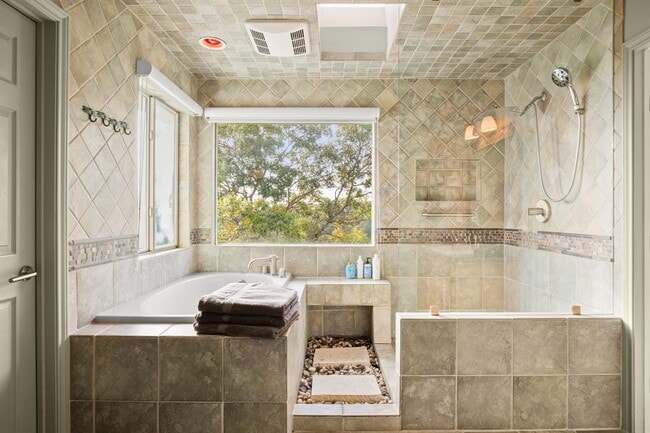 7209 Foxtree Cove