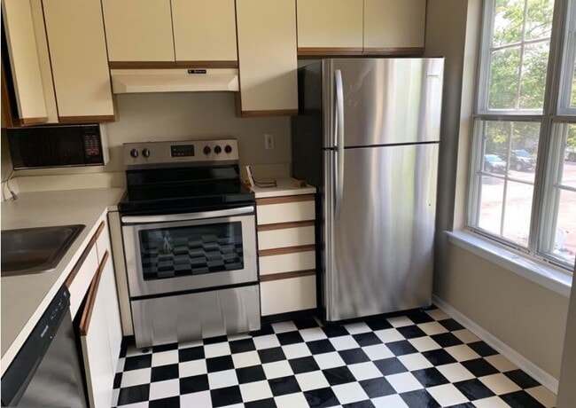 Photo - 331B Delancey Pl Unit B