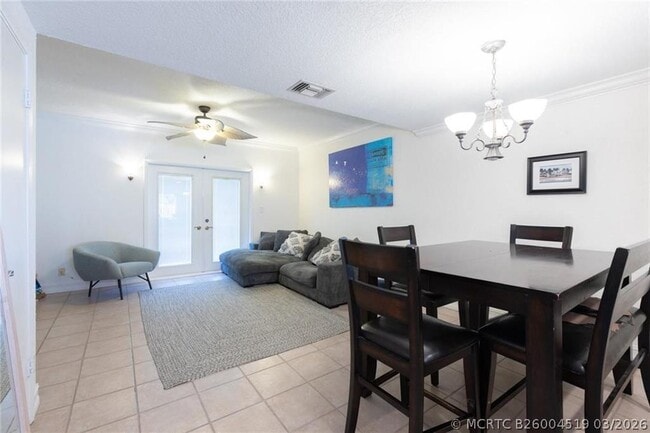 Photo - 2863 NE 15th St
