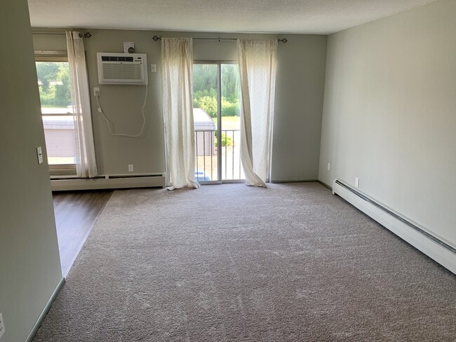 Photo - 810 9th Ave S