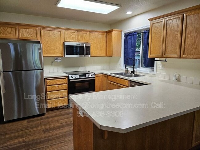 Photo - 5719 N Yale St