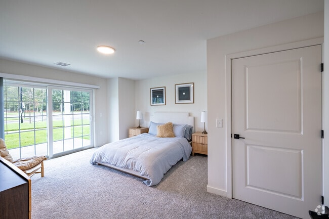 2BR, 2BA -1160SF - Bedroom
