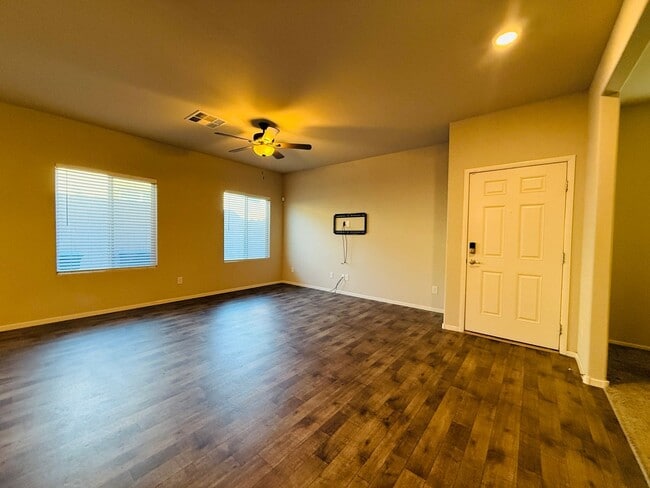 Photo - Beautiful Valley Vista town home!  Don't Miss Out!