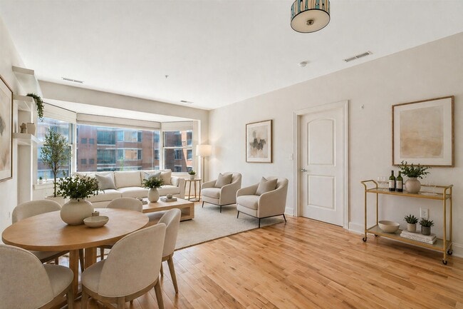 Photo - 22 AVENUE AT Port Unidad #311