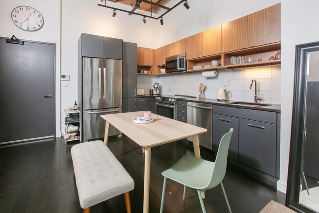 Photo - 319 A St Condo Unit PH