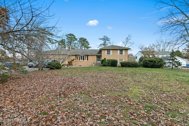 399 Golfview Dr