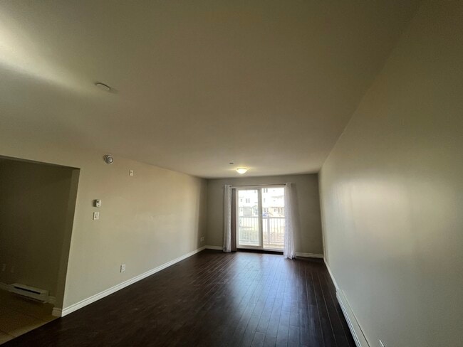 Photo - 33-233 Sifroi St