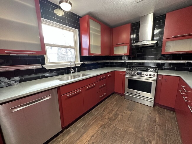 Photo - 1004 SE 4th St