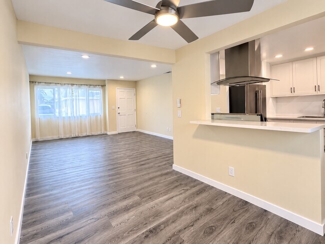 3813 1/2 W 111th Pl