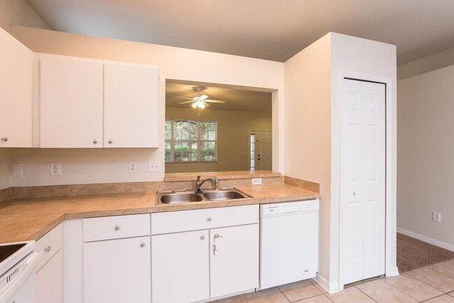 Photo - 6327 Bridgecrest Dr