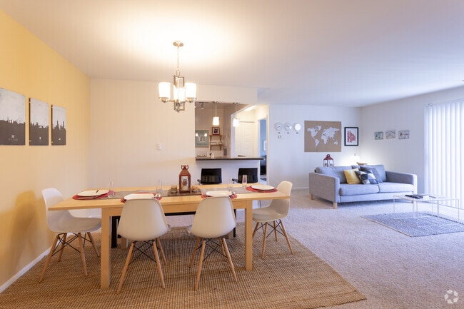 2BR, 2BA - 1,057 SF