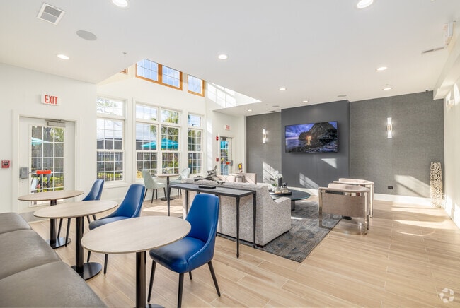 Clubroom - Versailles on the Lakes Oakbrook*