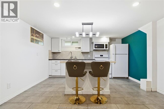 Photo - 1784 PARTINGTON LOWER