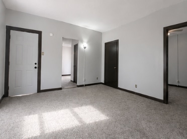 Building Photo - 750 W Grand Ave Unit 752