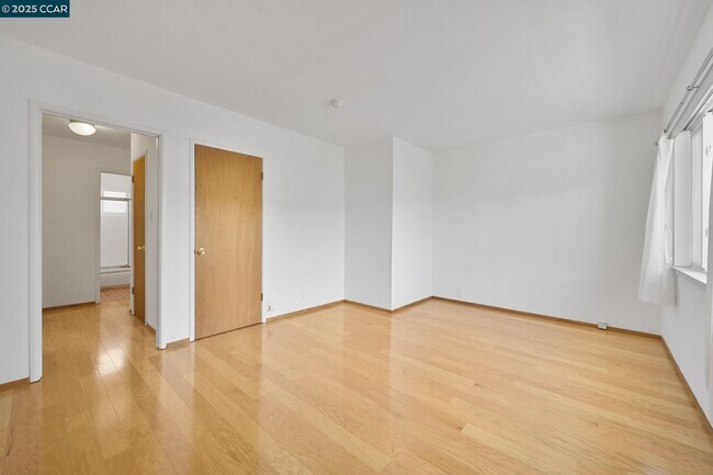 Photo - 2134 McGee Ave Unit E