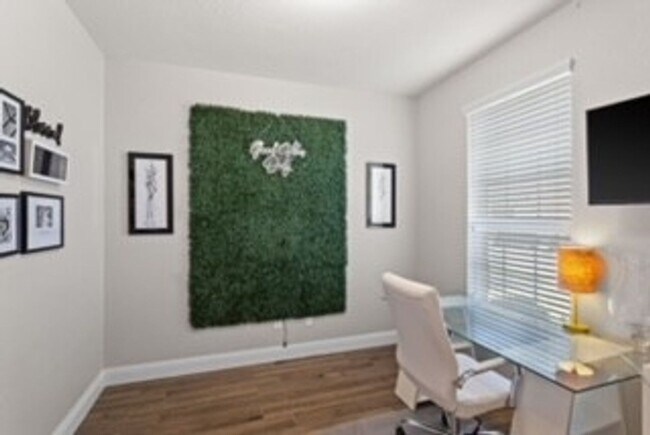 Photo - 1420 Alamandine Ave