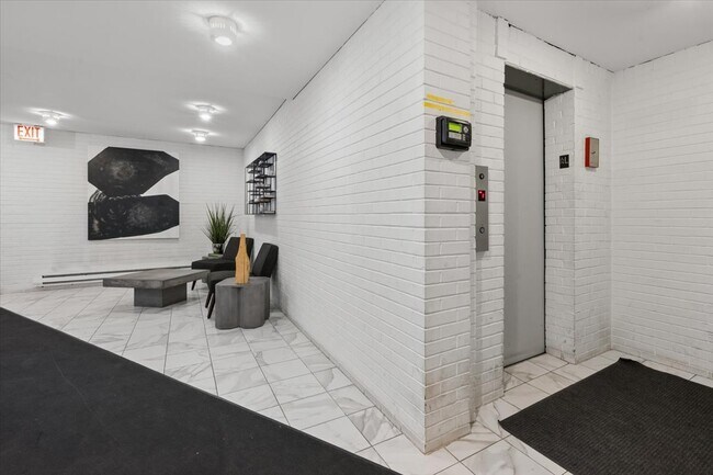 Photo - 636 W Webster Ave Unit 304